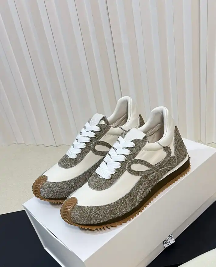 hype Loewe Sneakers