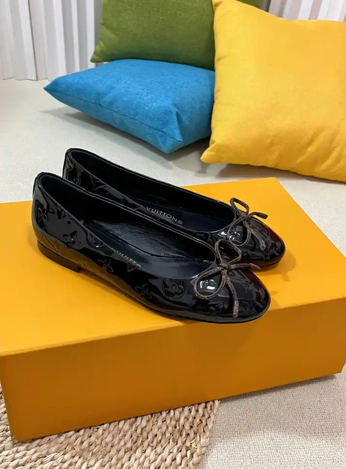 hype LV flat shoes