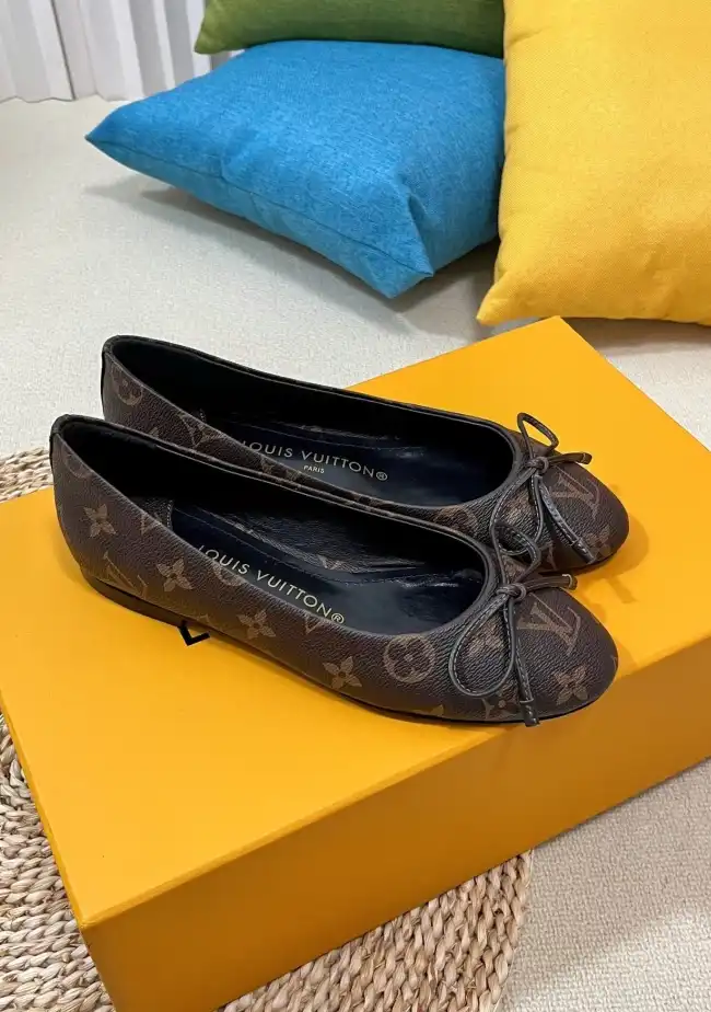 hype LV flat shoes