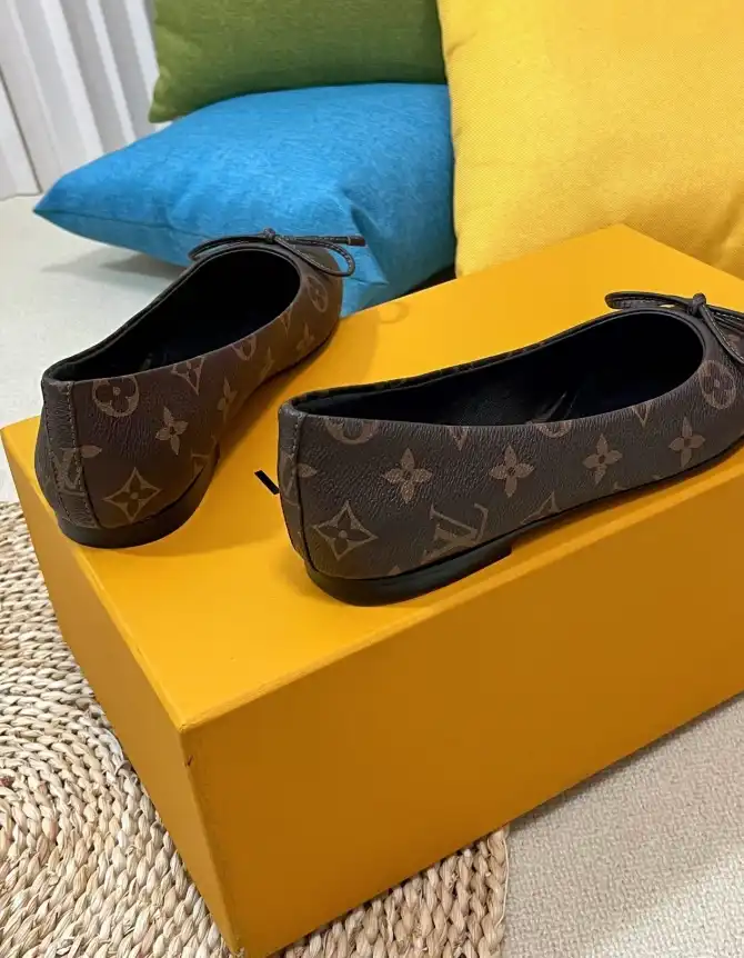 hype LV flat shoes