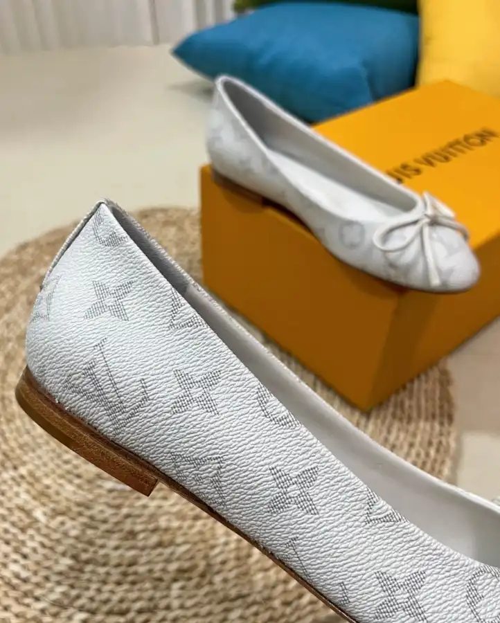 hype LV flat shoes