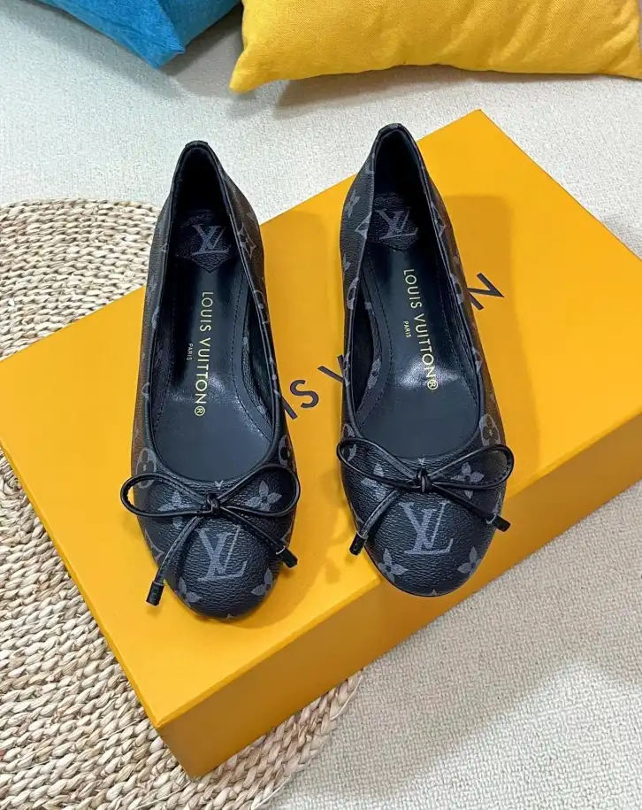 hype LV flat shoes