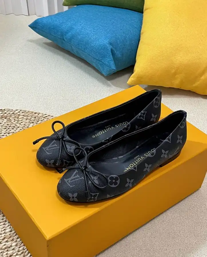 hype LV flat shoes