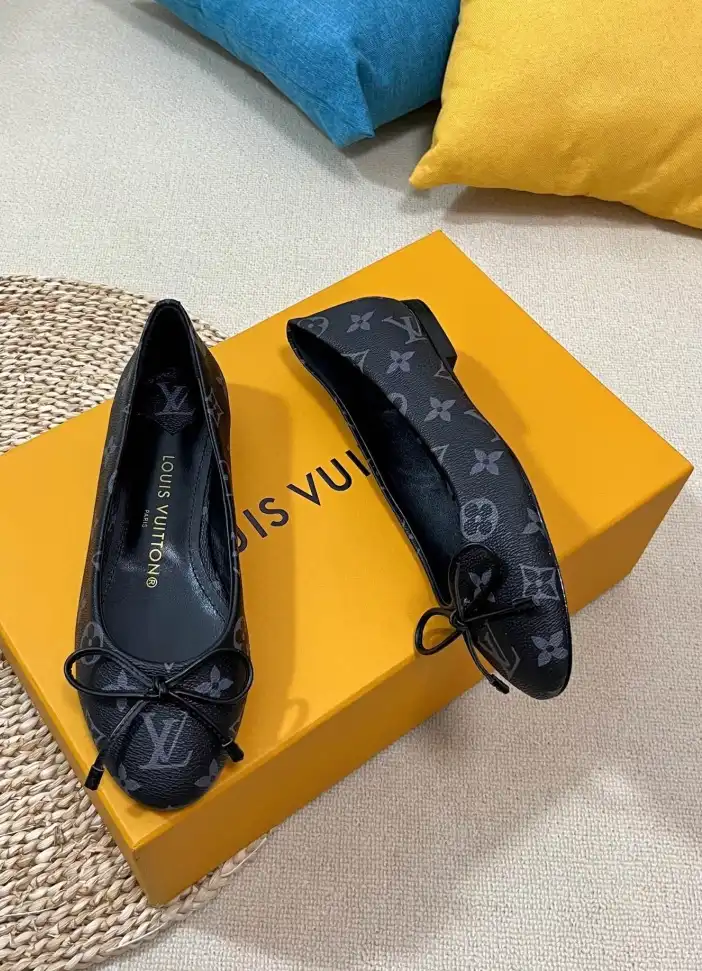 hype LV flat shoes