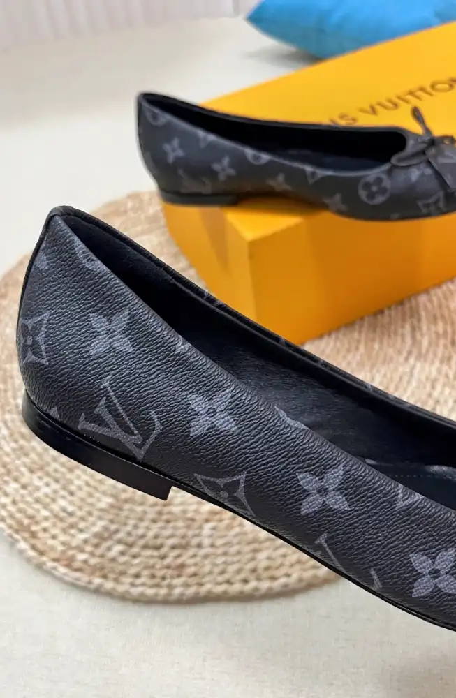 hype LV flat shoes