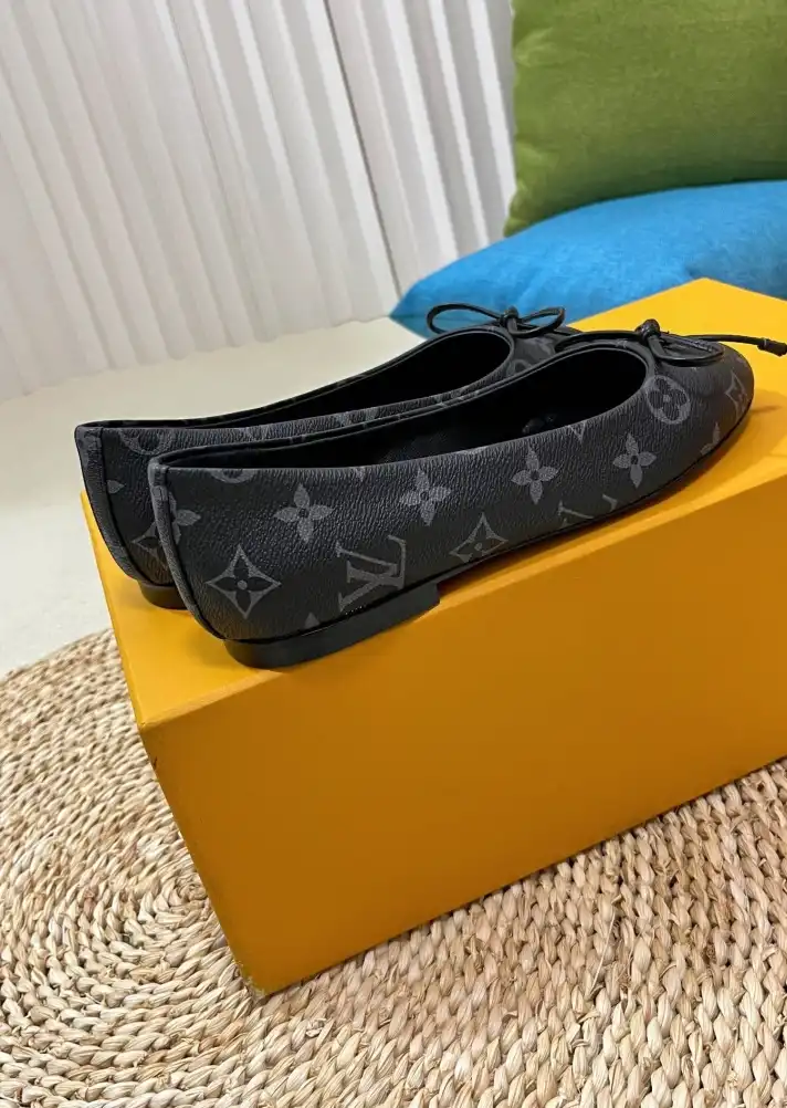 hype LV flat shoes