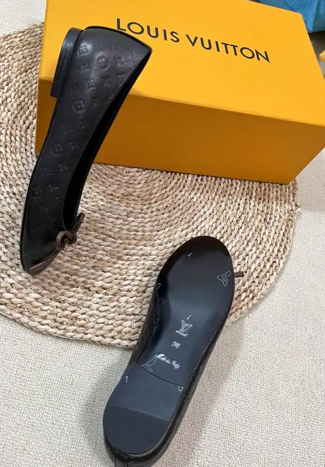 hype LV flat shoes