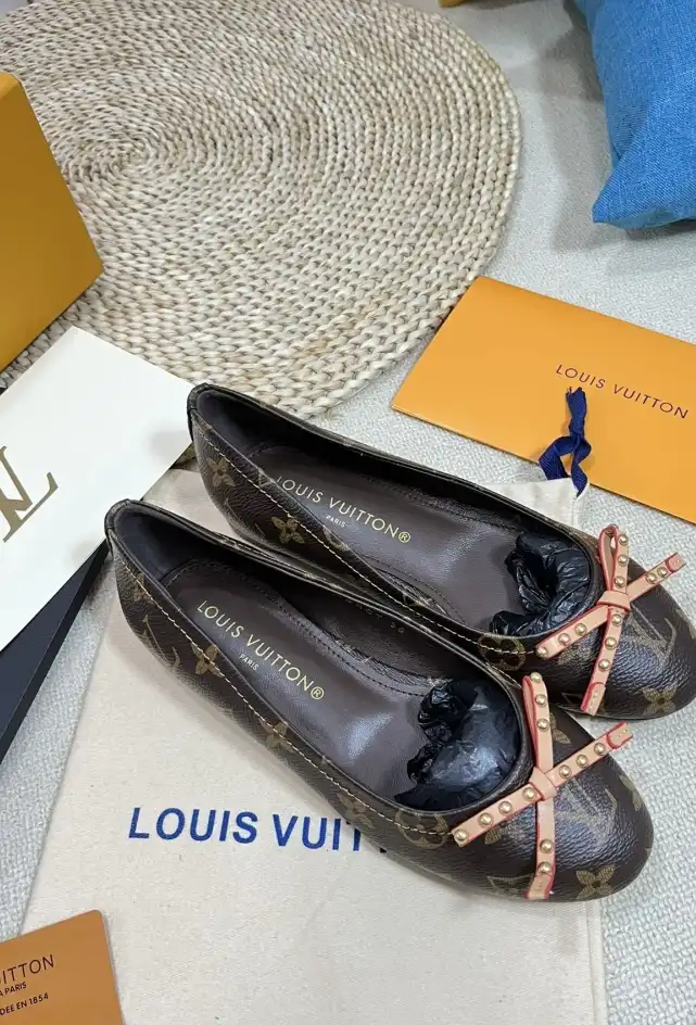 hype LV flat shoes