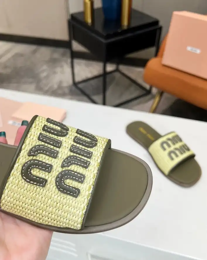 hype Miu Miu Slippers