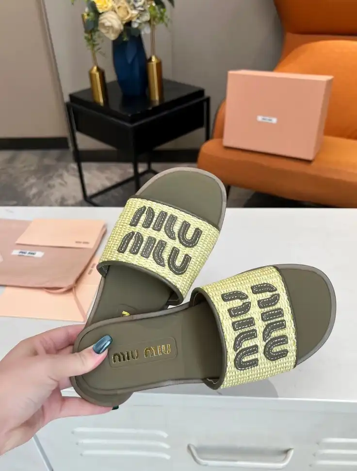 hype Miu Miu Slippers