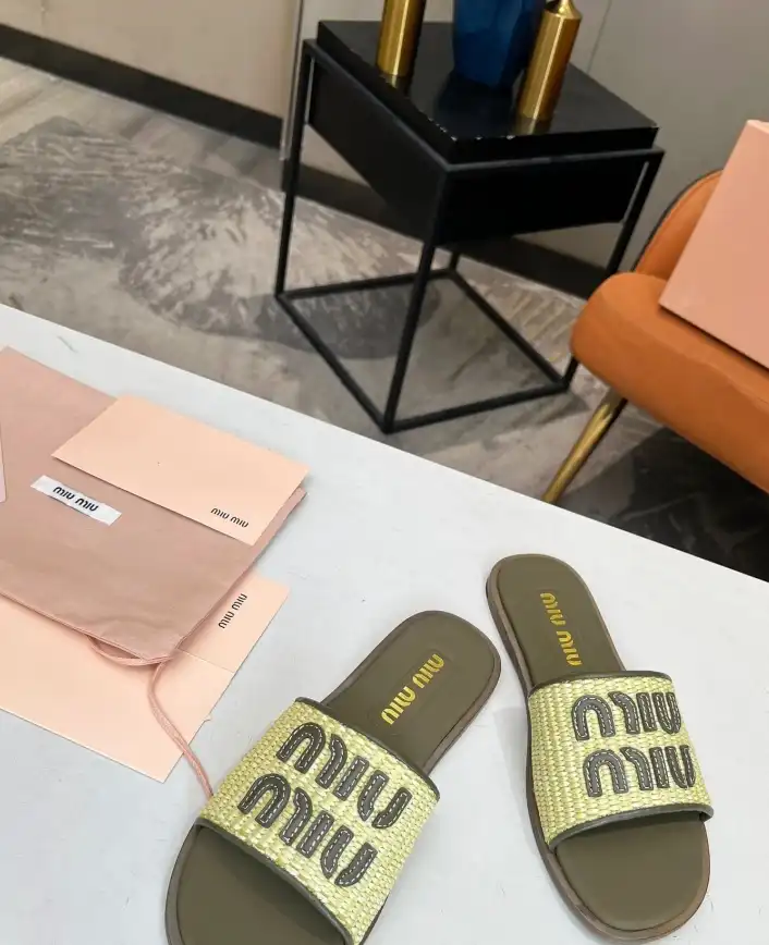 hype Miu Miu Slippers