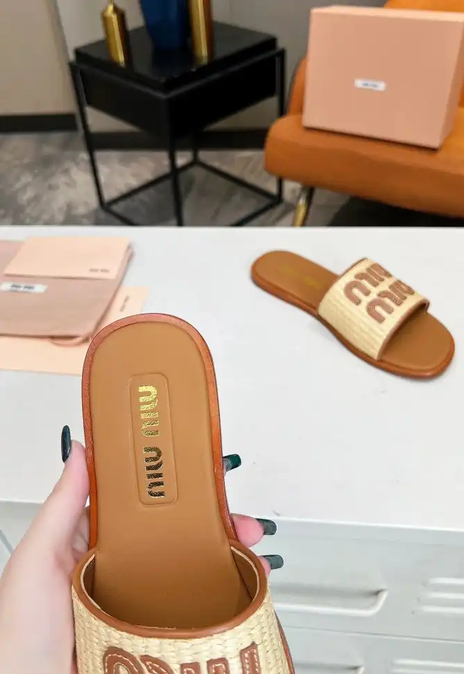 hype Miu Miu Slippers