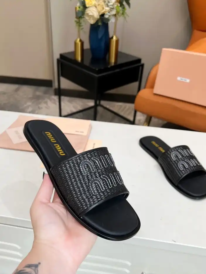 hype Miu Miu Slippers