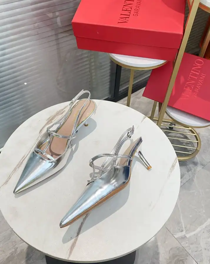 hype Valentino Sandals