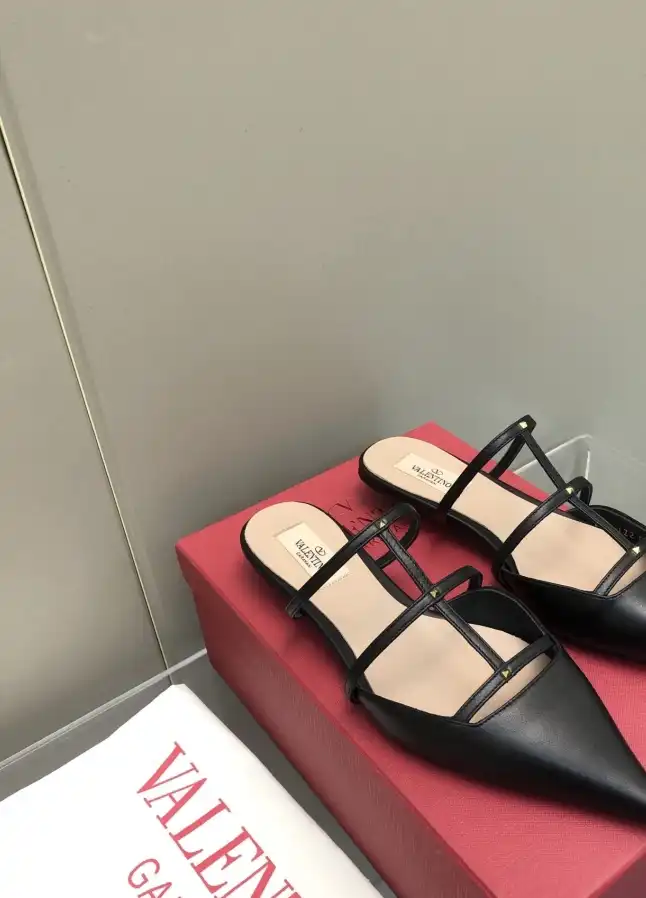 hype Valentino Sandals