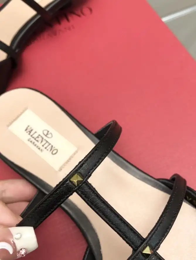 hype Valentino Sandals