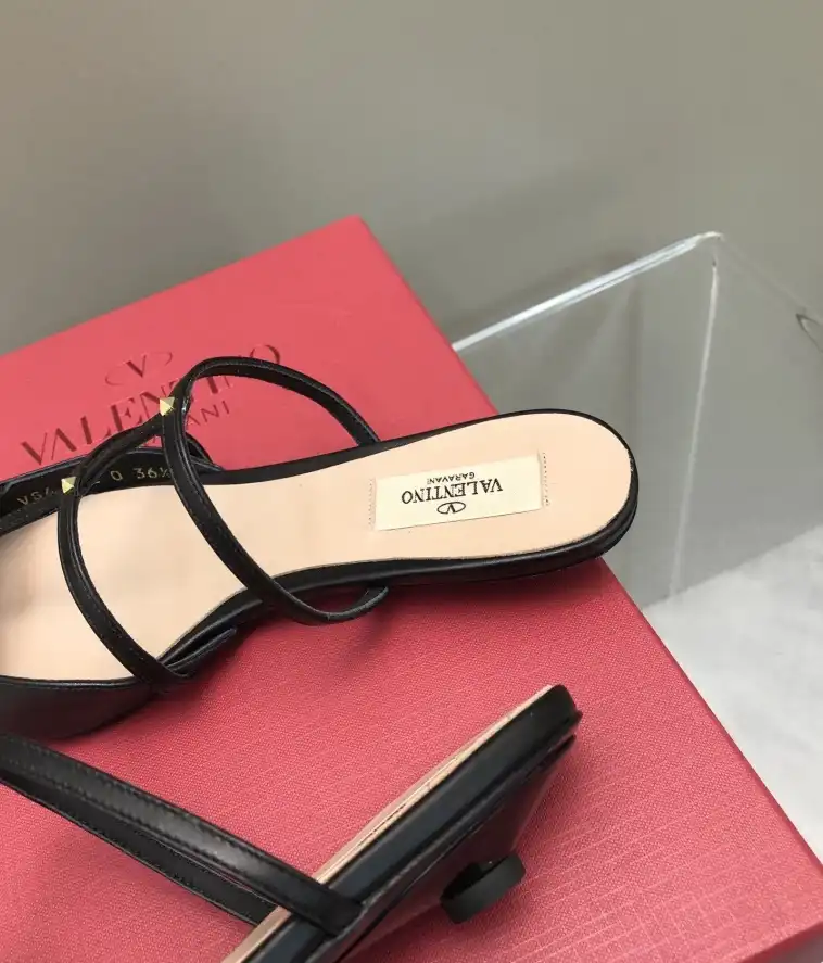 hype Valentino Sandals