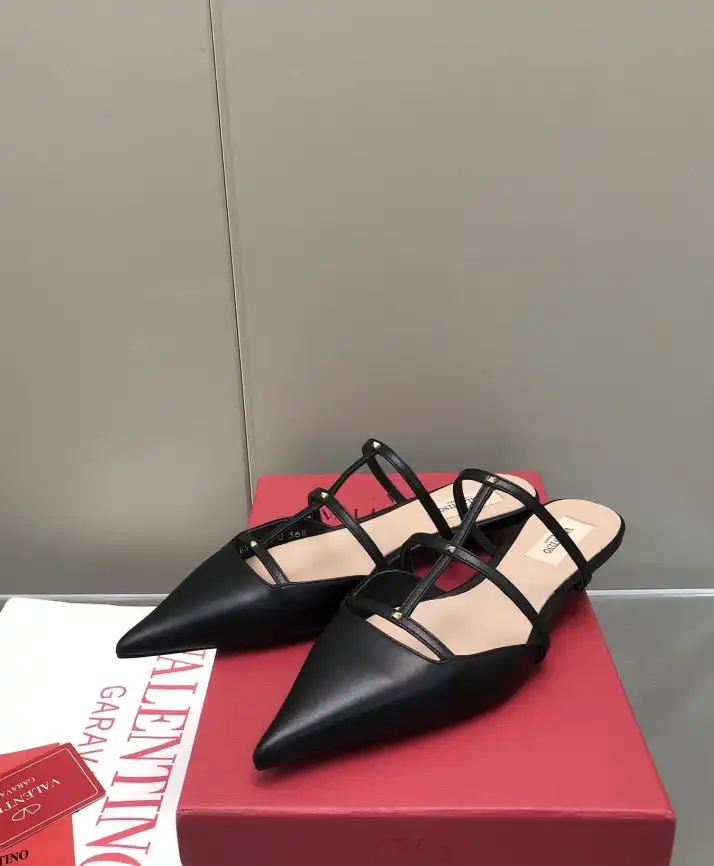 hype Valentino Sandals