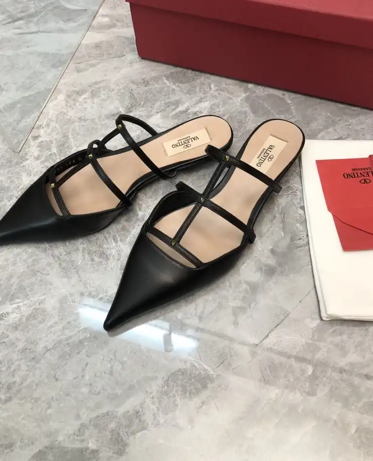 hype Valentino Sandals