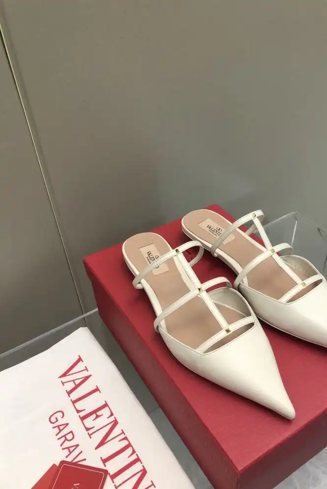 hype Valentino Sandals