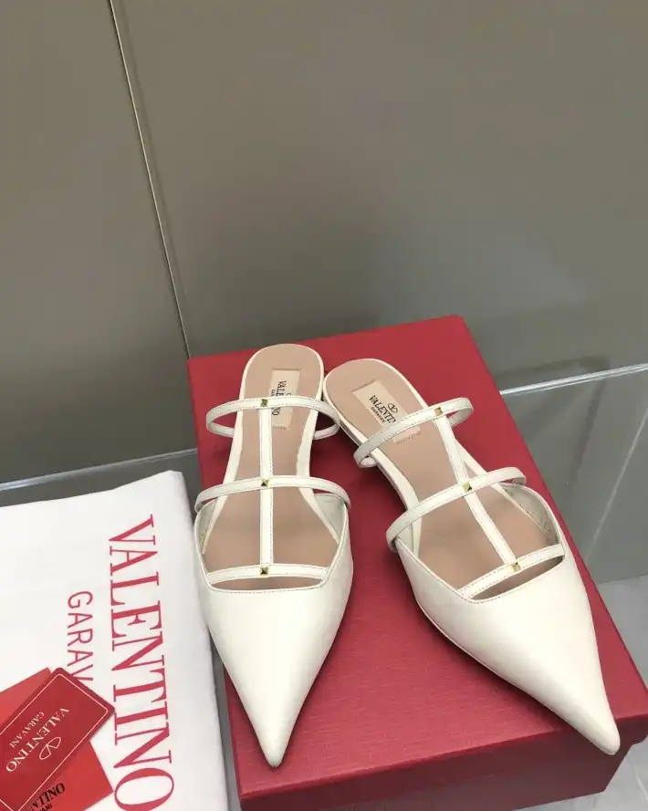 hype Valentino Sandals