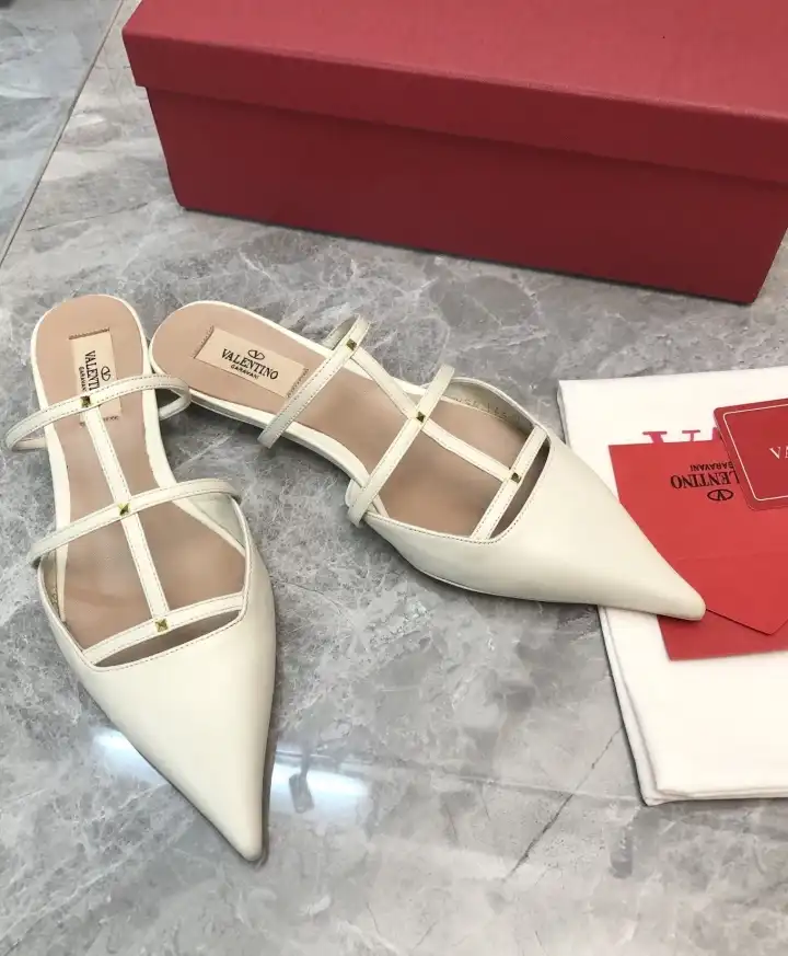 hype Valentino Sandals