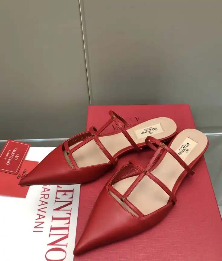 hype Valentino Sandals