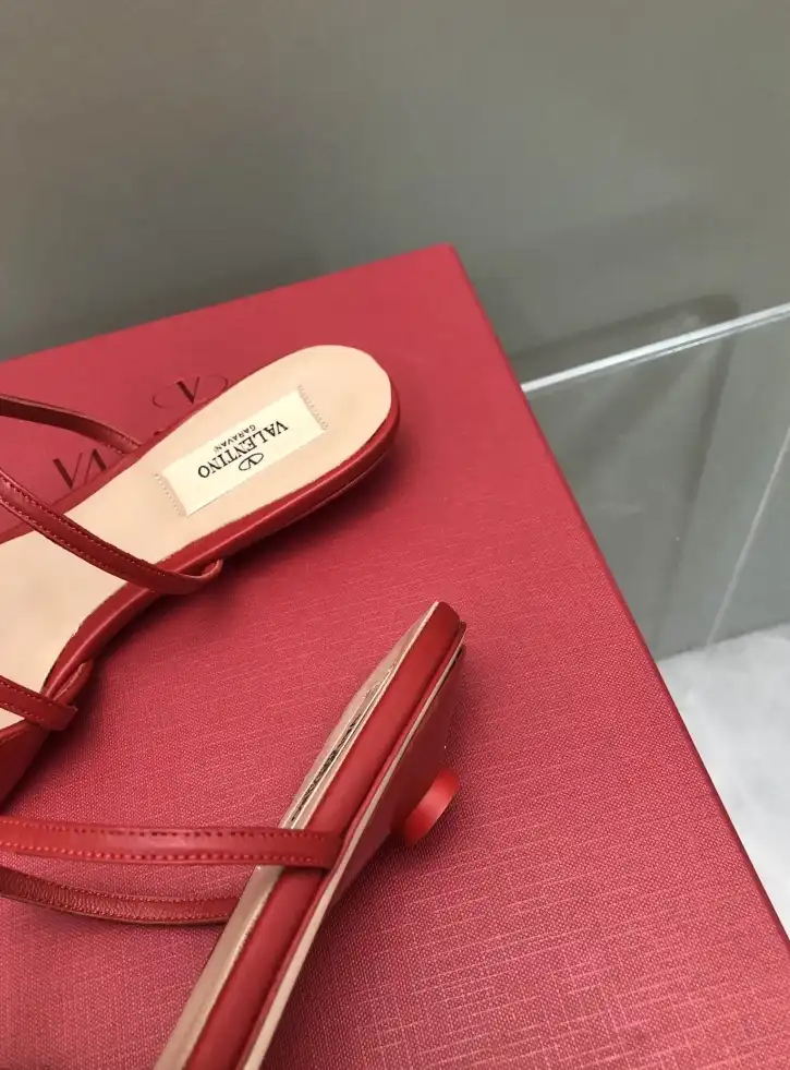 hype Valentino Sandals