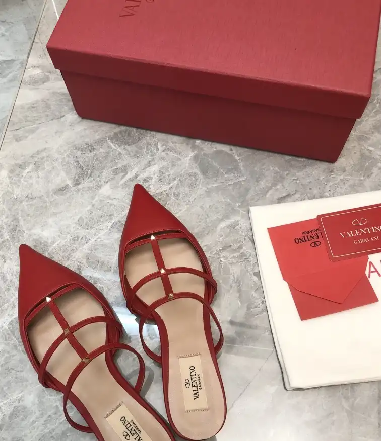 hype Valentino Sandals