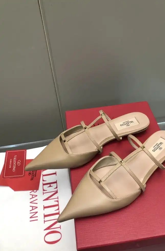 hype Valentino Sandals