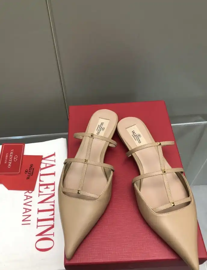 hype Valentino Sandals