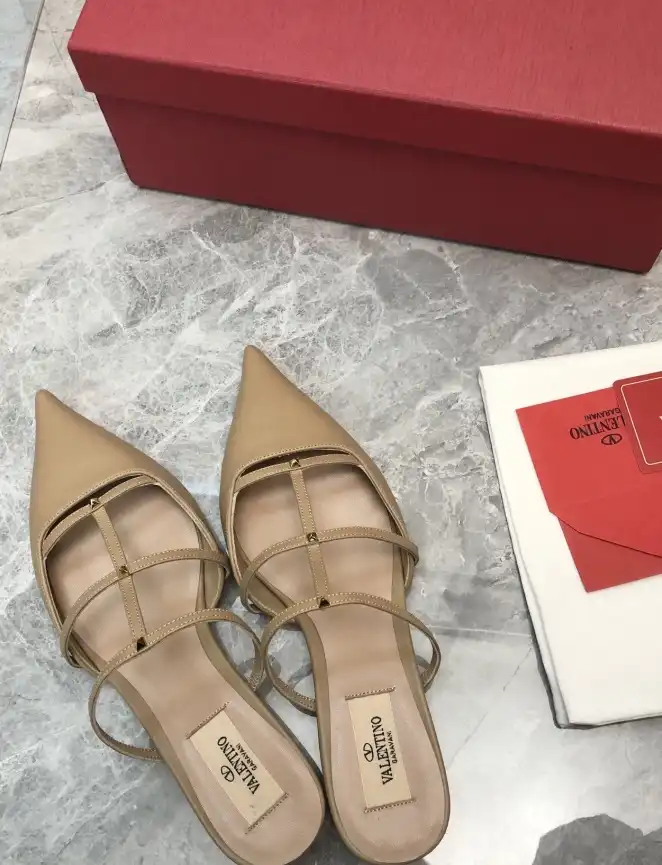 hype Valentino Sandals