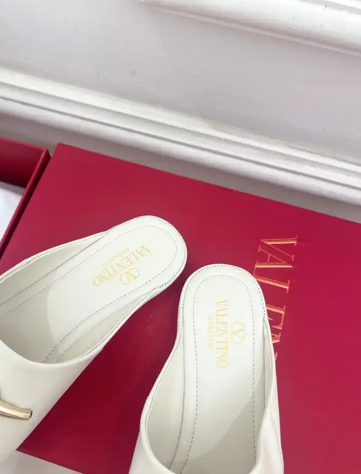 hype Valentino High Heels