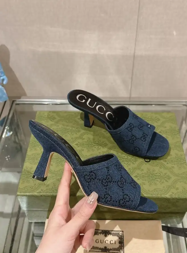 hype Gucci Slippers