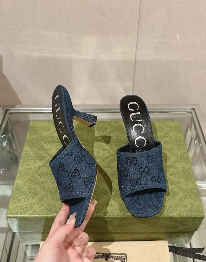 hype Gucci Slippers