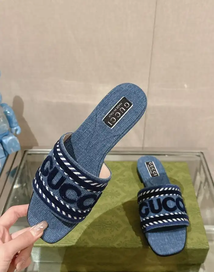 hype Gucci Slippers