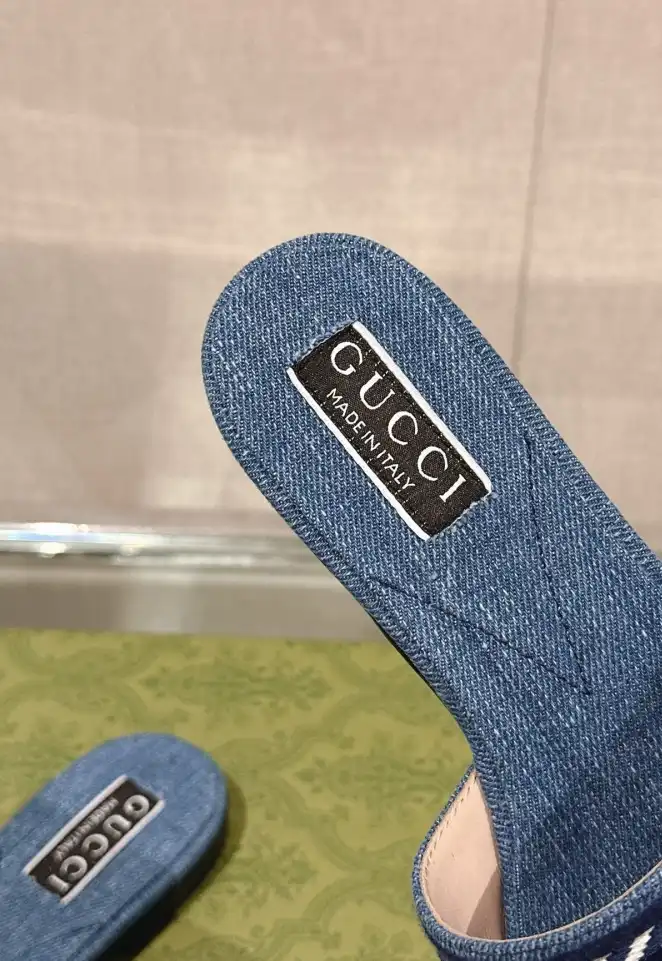 hype Gucci Slippers