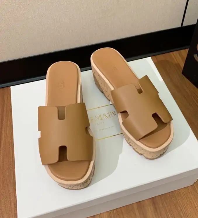 hype Hermes Slippers