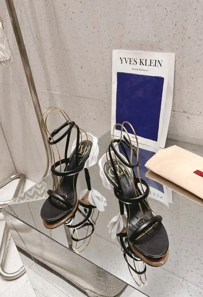 hype Valentino High Heels