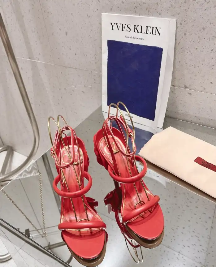 hype Valentino High Heels