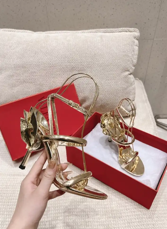 hype Valentino High Heels