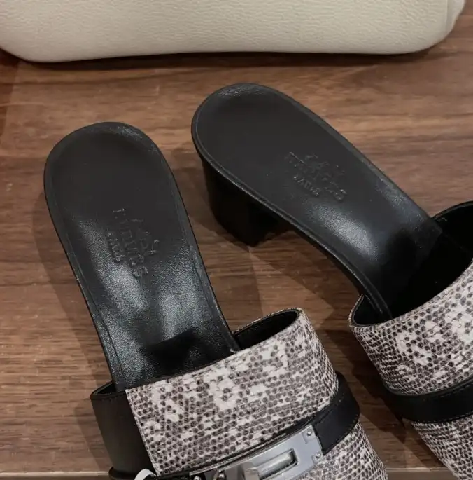 hype Hermes Slippers