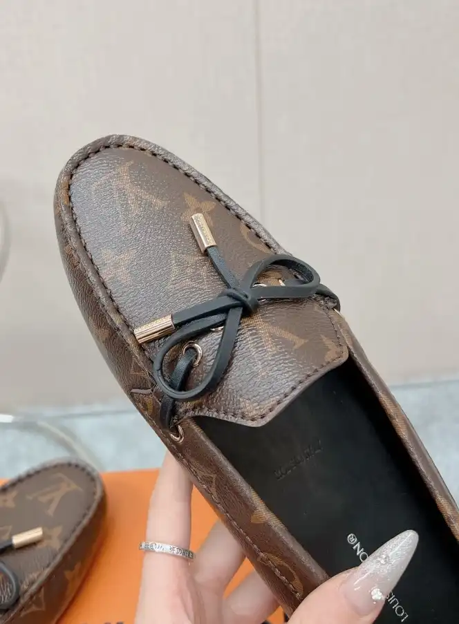 hype LV flat shoes