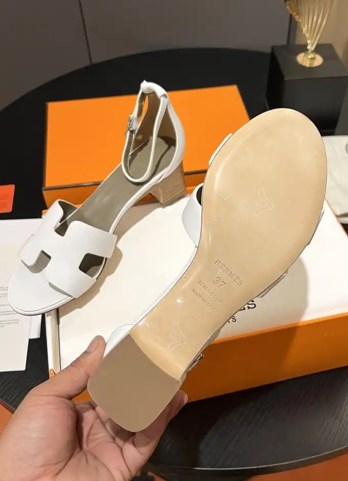 hype Hermes Sandals