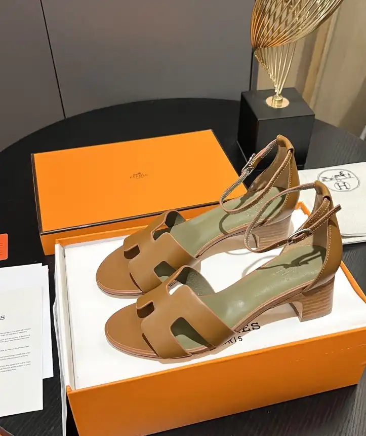 hype Hermes Sandals