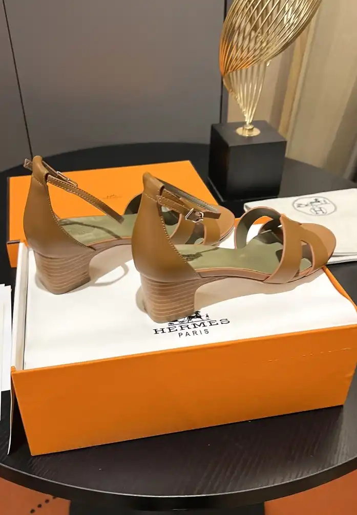 hype Hermes Sandals