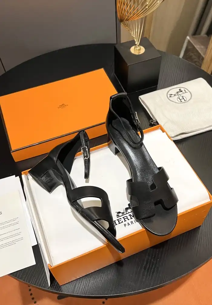 hype Hermes Sandals