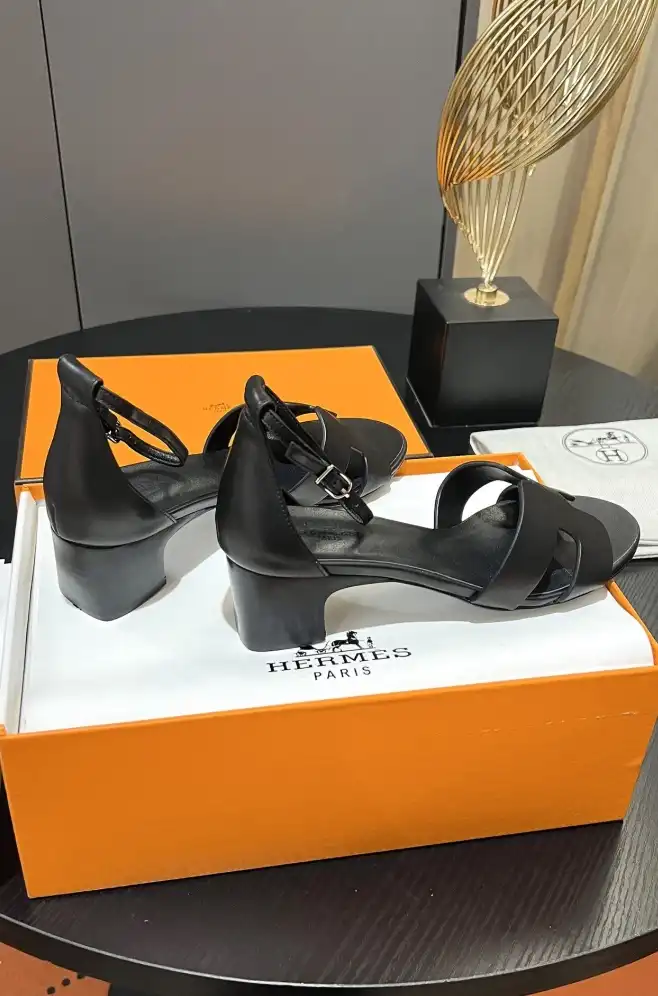 hype Hermes Sandals