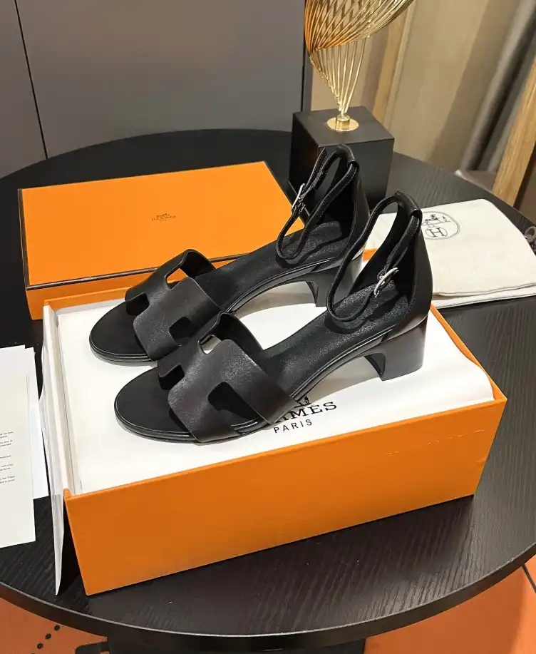 hype Hermes Sandals