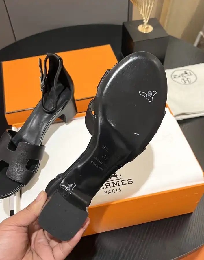 hype Hermes Sandals